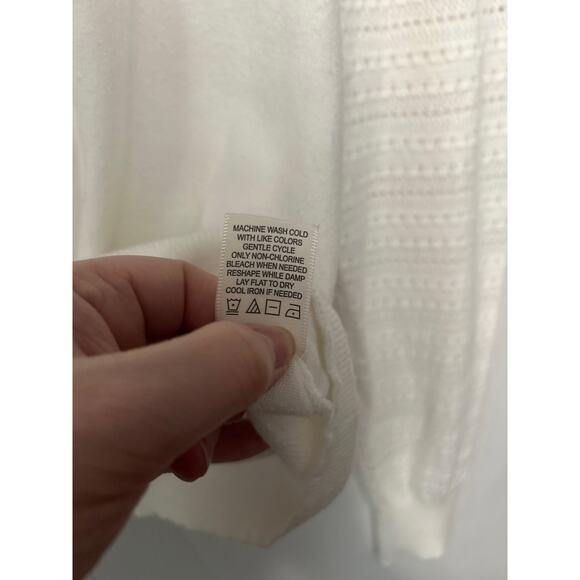 LUXE by Tricot Cream Long Sleeve Round Neck  Lightweight Sweater Size Medium - Picture 7 of 10